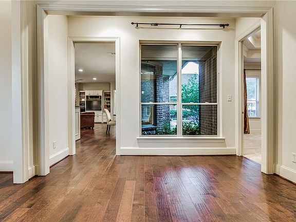 5th image of 810 Sir Galahad Ln