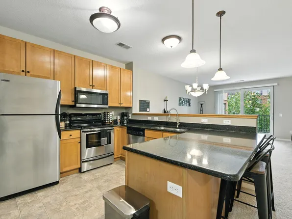 1070 Grandview Ct NE APT 206, Columbia Heights, MN 55421