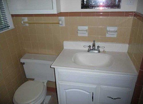1st image of 1700 Laverne Dr NW