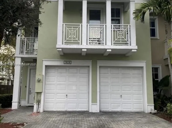 7414 NW 107th Ct, Doral, FL 33178