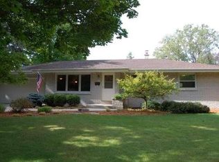 6301 Manchester Dr, Greendale, WI 53129
