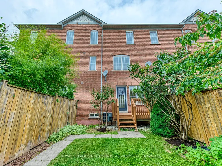 204 Roxton Rd — Photo 37