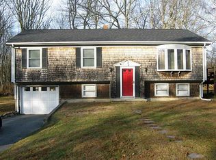 41 Ferreira Dr, Tiverton, RI 02878