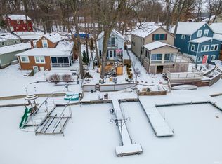 818 Lakeside Cir, Rome City, IN 46784