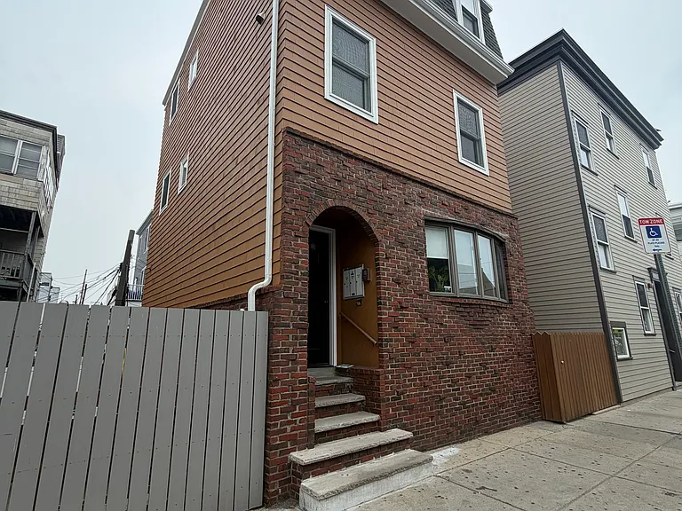 26 Brooks St #2 — Photo 16