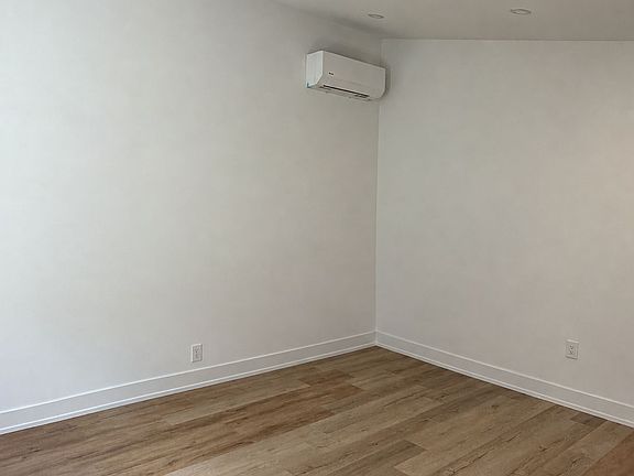 5th image of 60 Cannon Rd #5