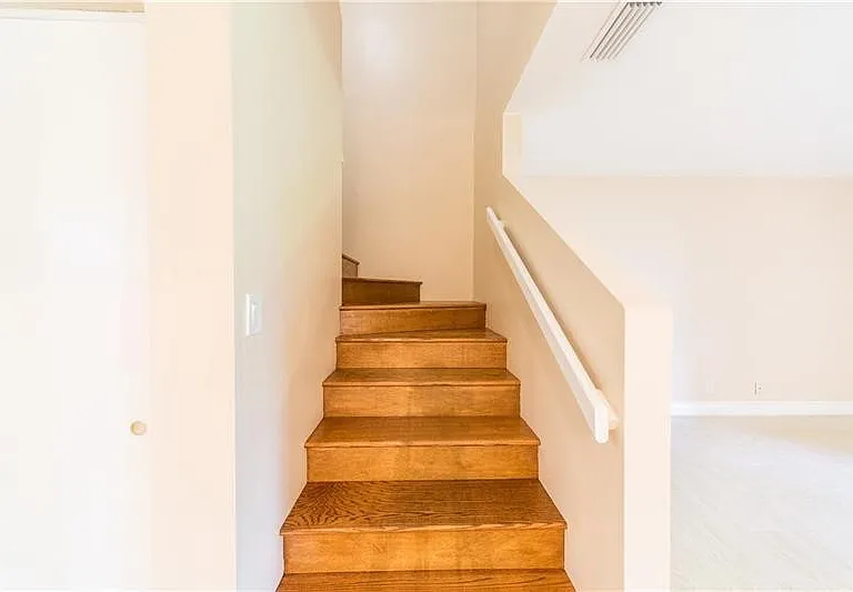1343 Hampton Blvd — Photo 7