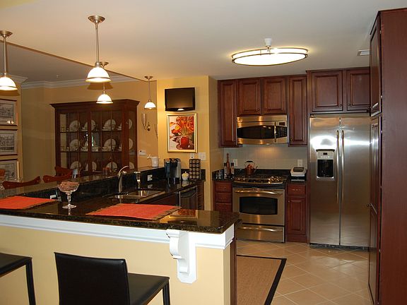 5th image of 123 College Pl Unit 1008