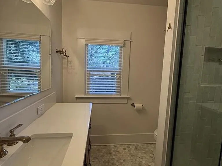 8111 SW Capitol Hwy — Photo 12
