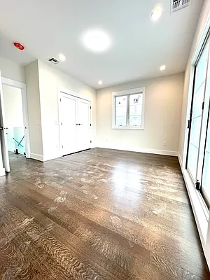 Rented by Elmekies Equities | media 10