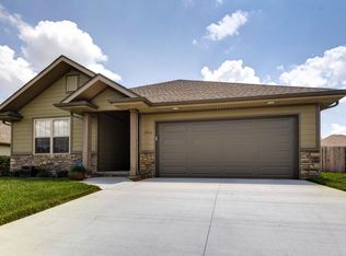 3950 W Durango Ct, Springfield, MO 65810