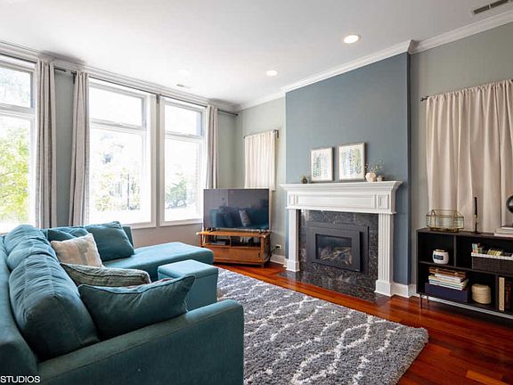 3rd image of 4104 N Western Ave APT 2S