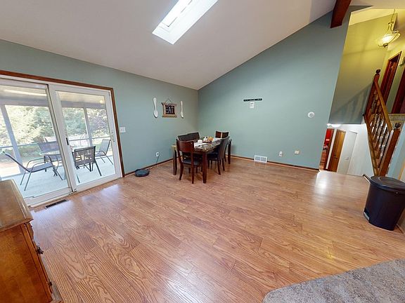 3rd image of 127 Weltmer Cir