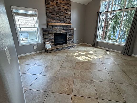 3rd image of 1187 Horizon Ridge Ct NE
