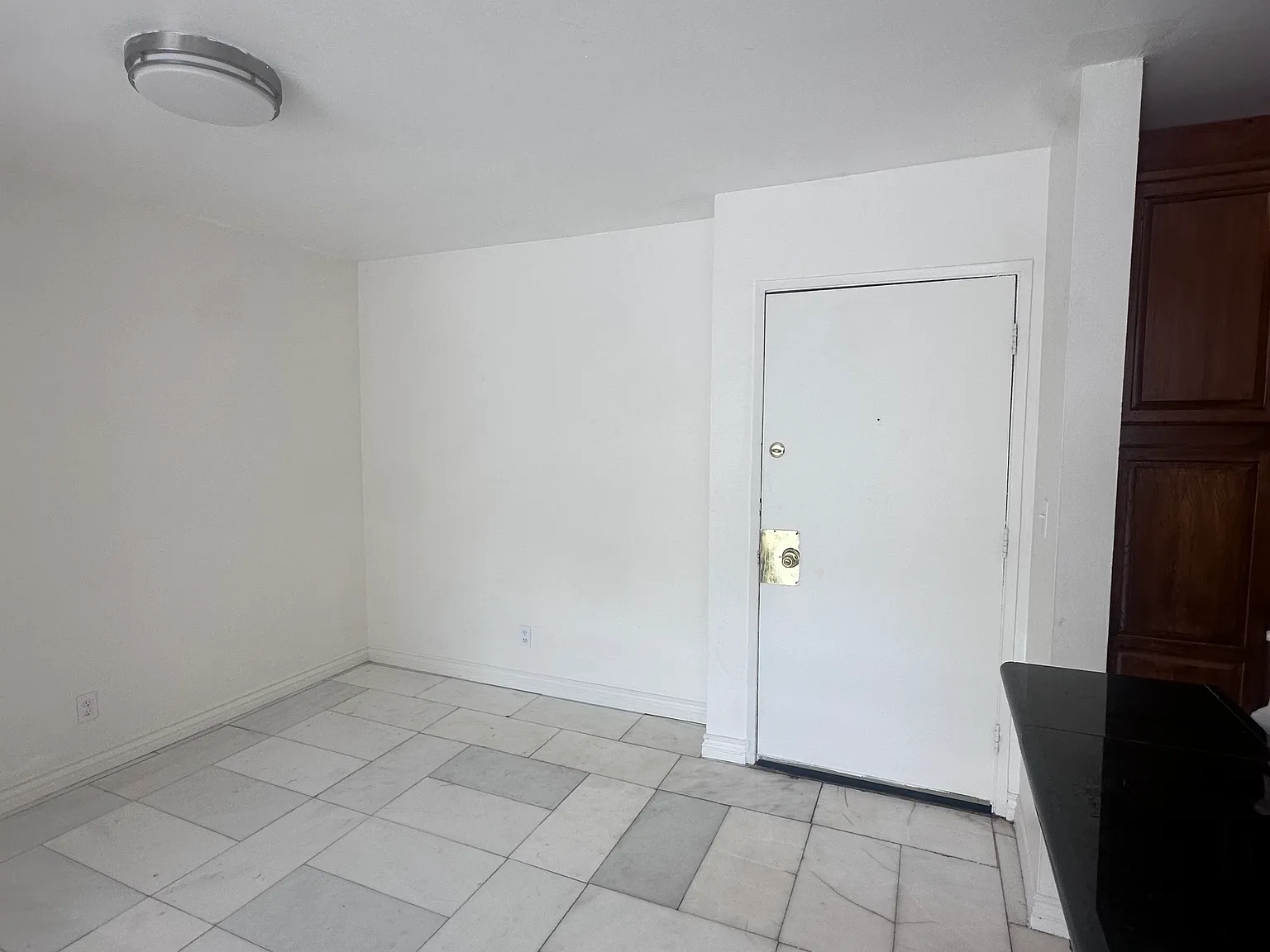 2 bed, 911 sqft, $2,499 — Photo 4