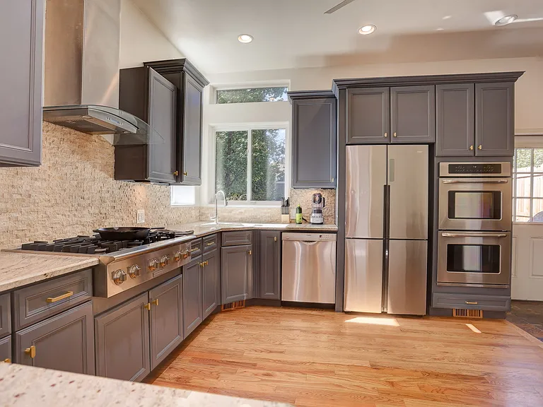 2215 Meade St — Photo 8