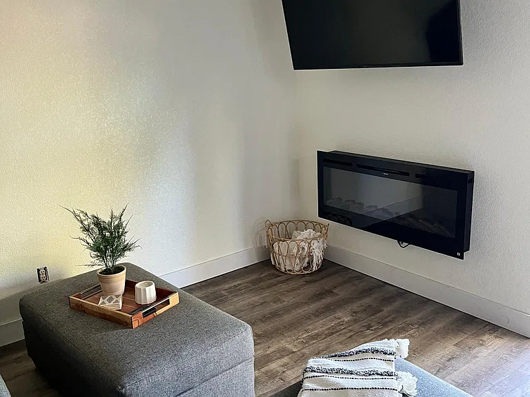 1800 Clubhouse Dr #60 — Photo 2