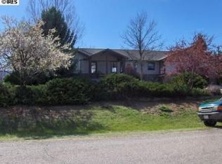3931 Lissa Dr, Loveland, CO 80537