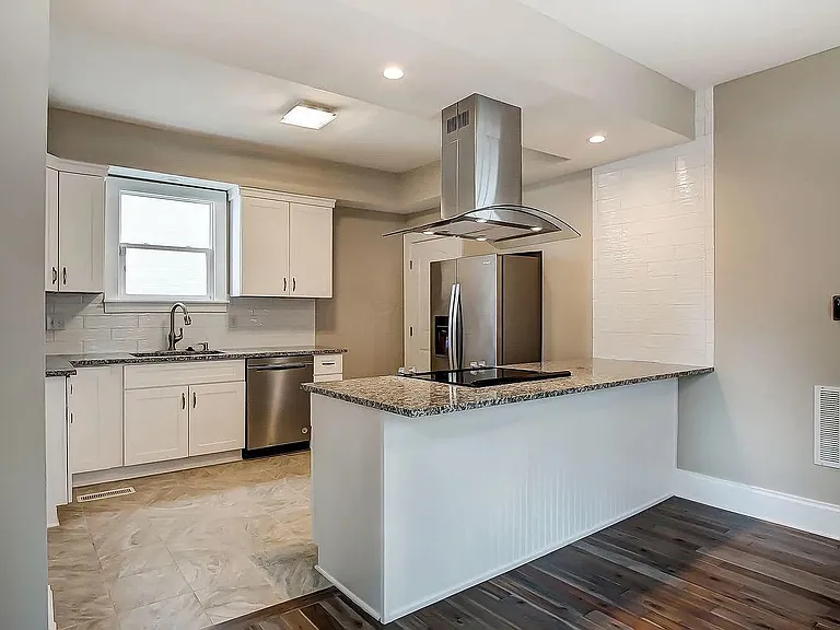 895 S Champion Ave — Photo 6