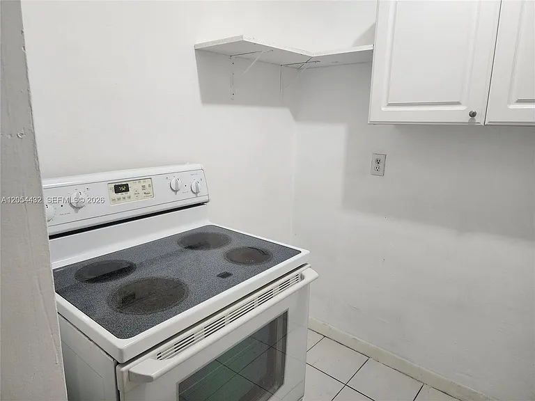 642 E 2nd Ave #B — Photo 8