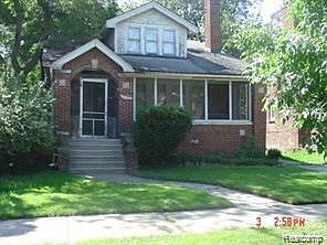 1st image of 229 Chalmers St