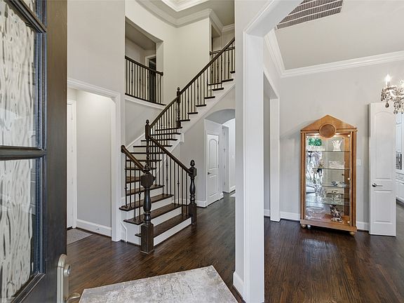 4th image of 645 Clearwater Dr