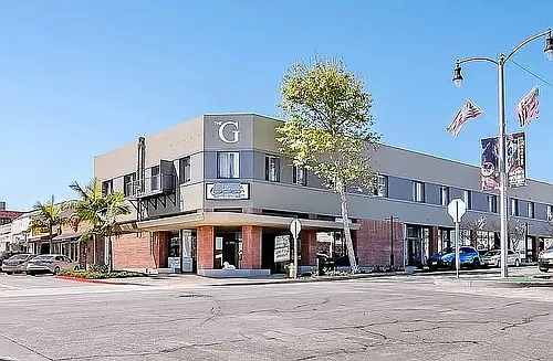 202 W Grand Ave #1 Photo 1