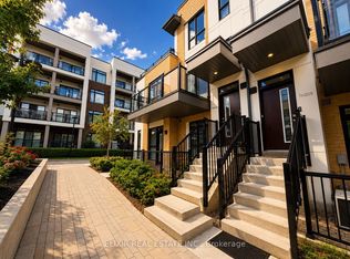 140 Canon Jackson Dr #206, Toronto, ON M6M 2G1