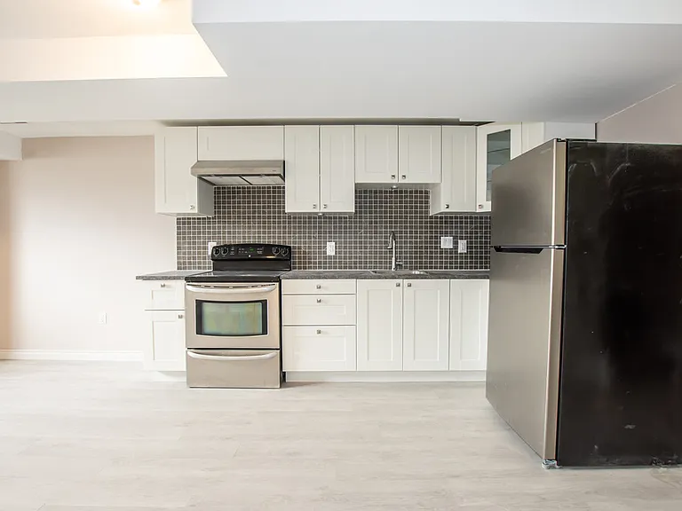 55 Marshall Ave — Photo 7
