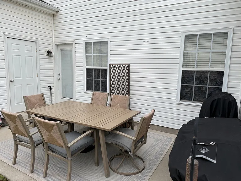 146 Alexander Blvd — Photo 27