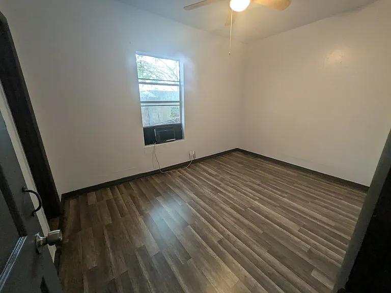 1507 Avenue I #B — Photo 17
