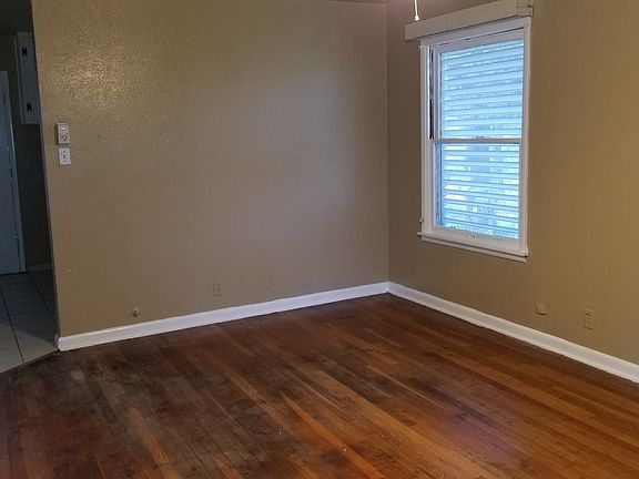 2nd image of 1101 Hazel Dr