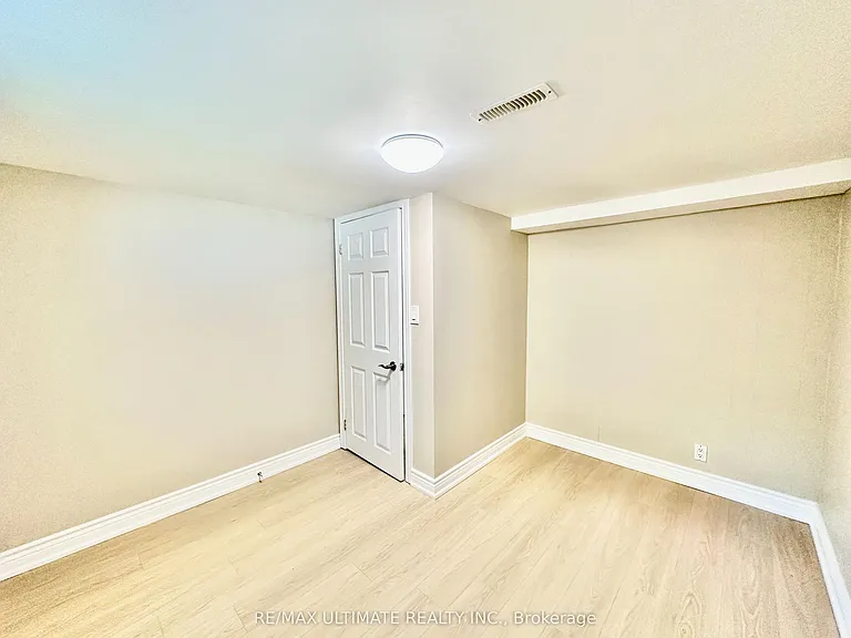 225 Ferris Rd #BASEMENT — Photo 16