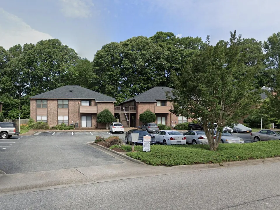 153 Windsor Castle Dr #D