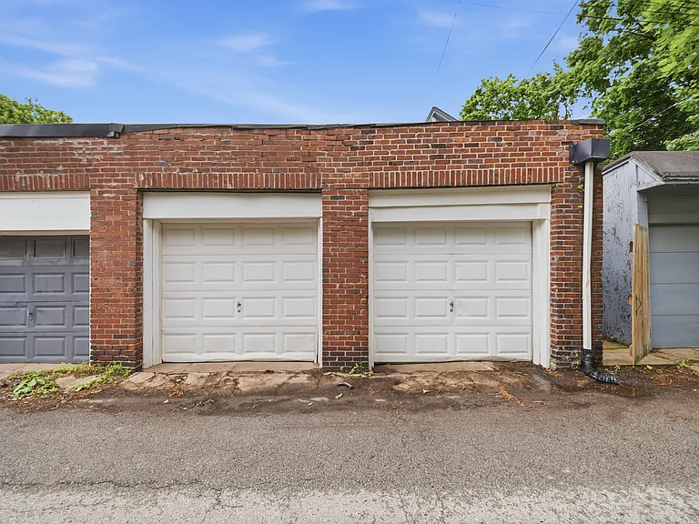 357 Lehigh Ave — Photo 18