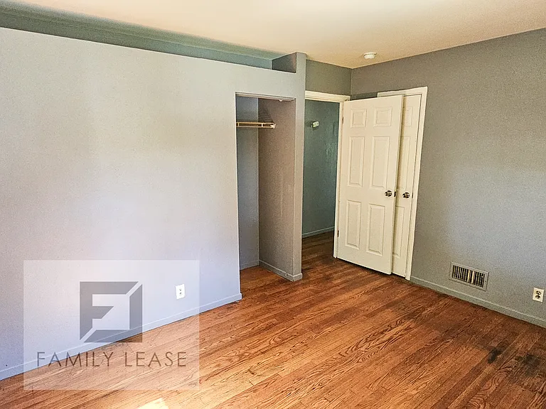 10728 Spring Garden Dr — Photo 12