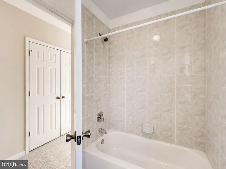 1433 Olive St — Photo 21