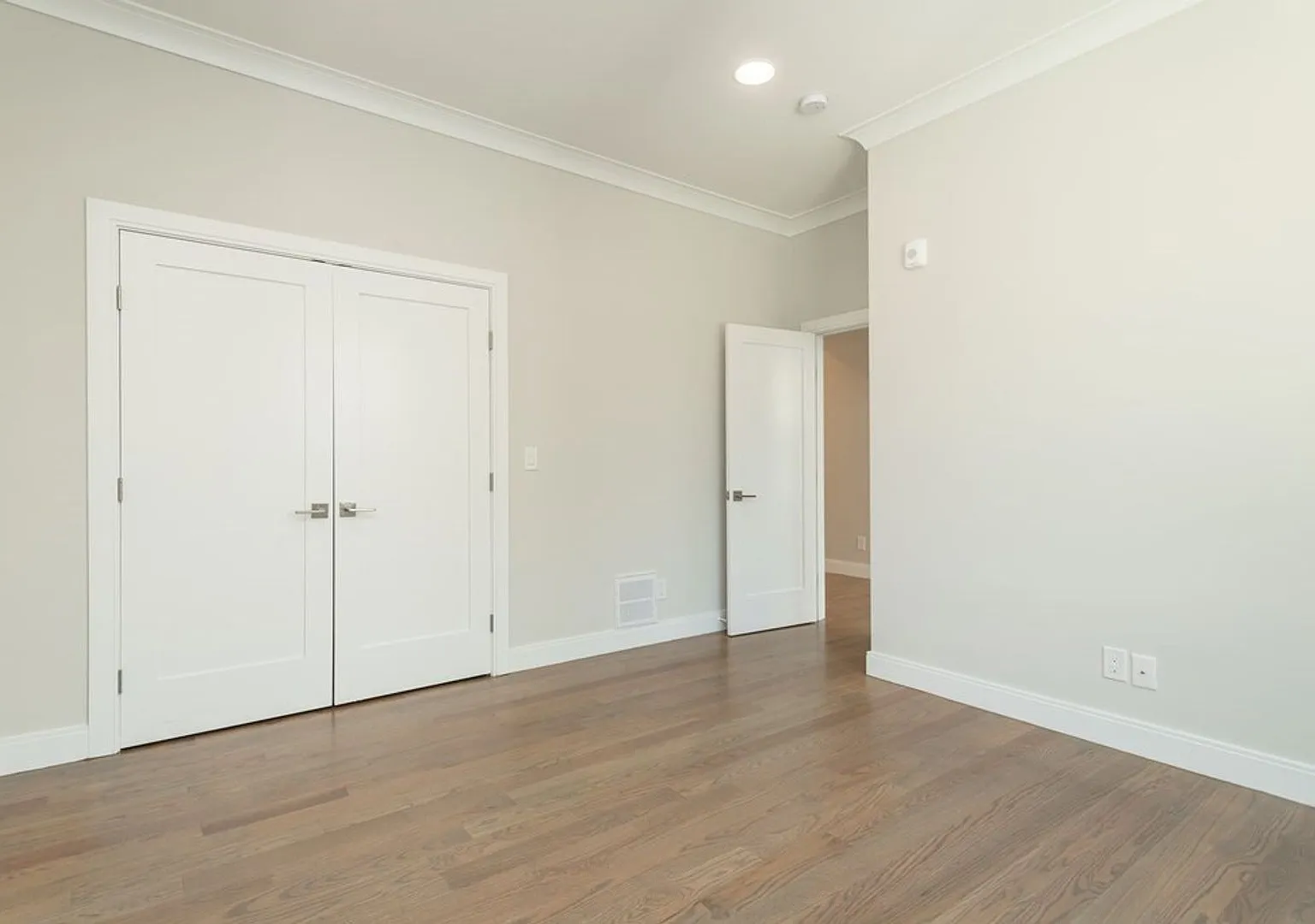 Charming 4 Bedroom — Photo 2