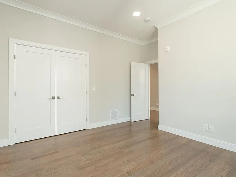 3240 Washington St #3 — Photo 2