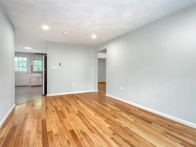 405 Washington St #2 — Photo 10