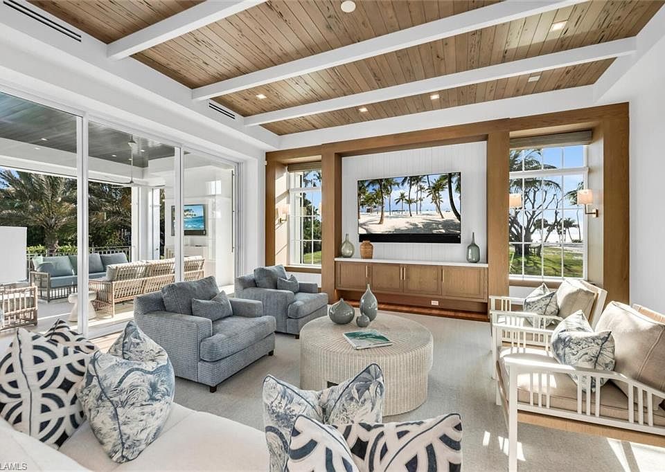 1st image of 1835 Gulf Shore BLVD S