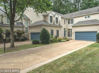 11400 Hollow Timber Ct, Reston, VA 20194