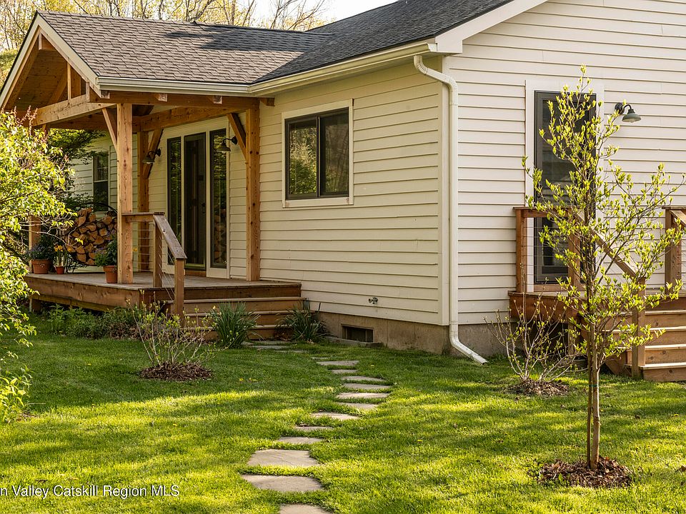 1st image of 61 Schoolhouse Road