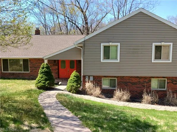 148 Woodshire Dr, Parkersburg, WV 26104