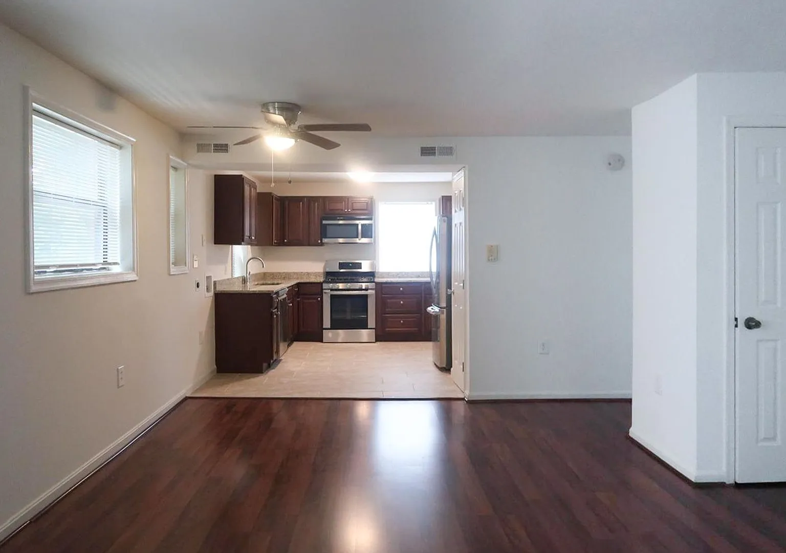 Modern Two Bedroom + Den Condo! Minutes to Congress Heights Metro! — Photo 1