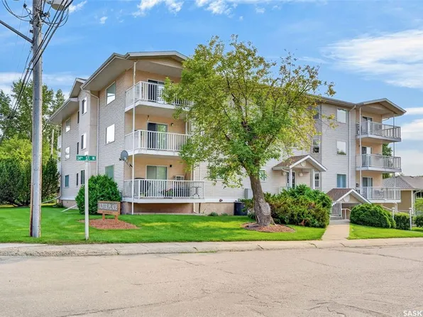 UNIT 104-2405 1st AVENUE W, Prince Albert, SK S6V 5A2