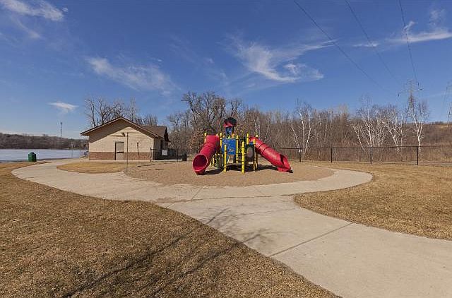 2nd image of 3444 Juliet Dr
