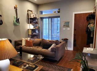816 N Leavitt St APT 2R, Chicago, IL 60622