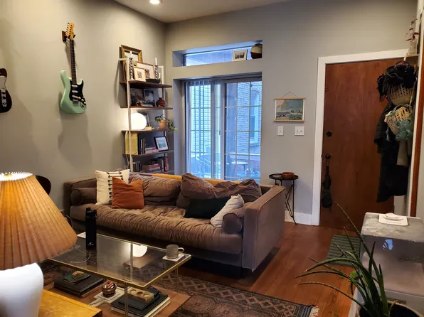816 N Leavitt St APT 2R, Chicago, IL 60622