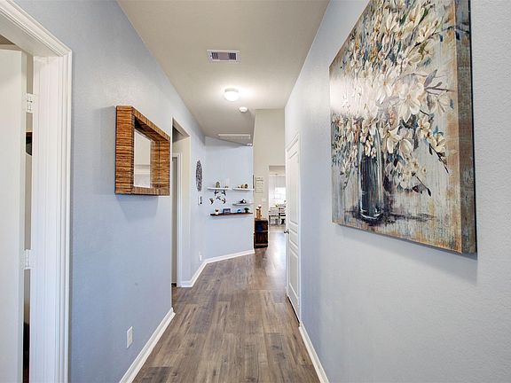 3rd image of 4622 Crescent Lake Cir